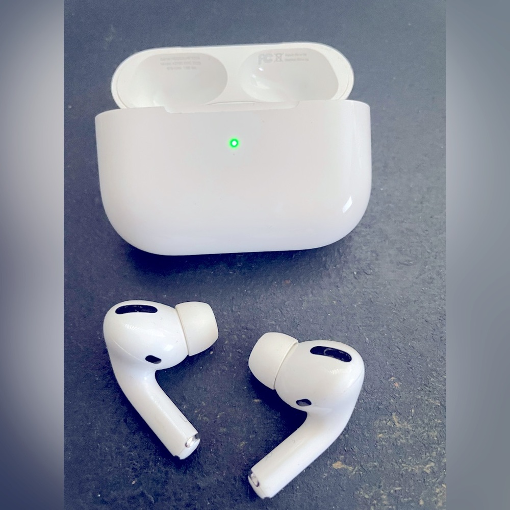 Airpod pro (1st generation)